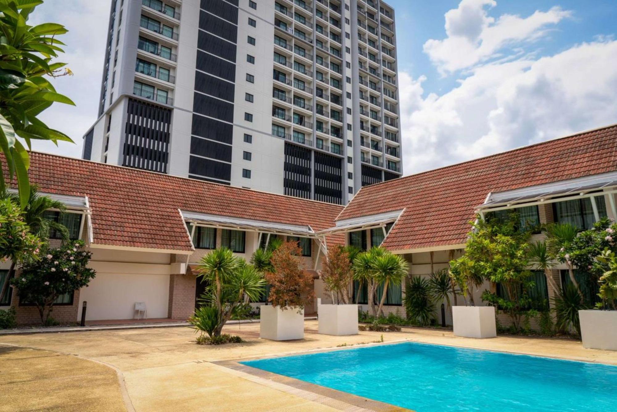 Hotel Tropicana Pattaya Exterior foto
