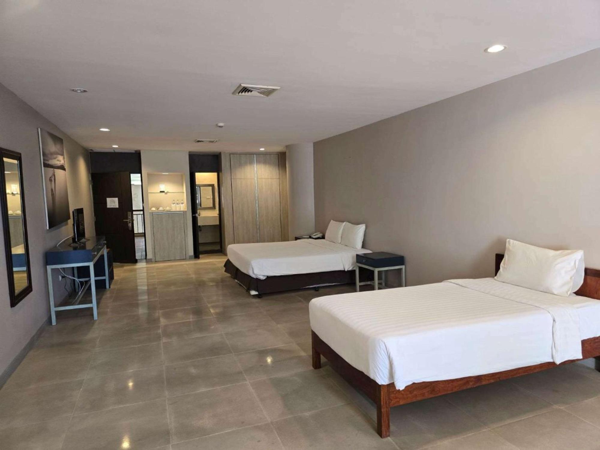 Hotel Tropicana Pattaya Exterior foto