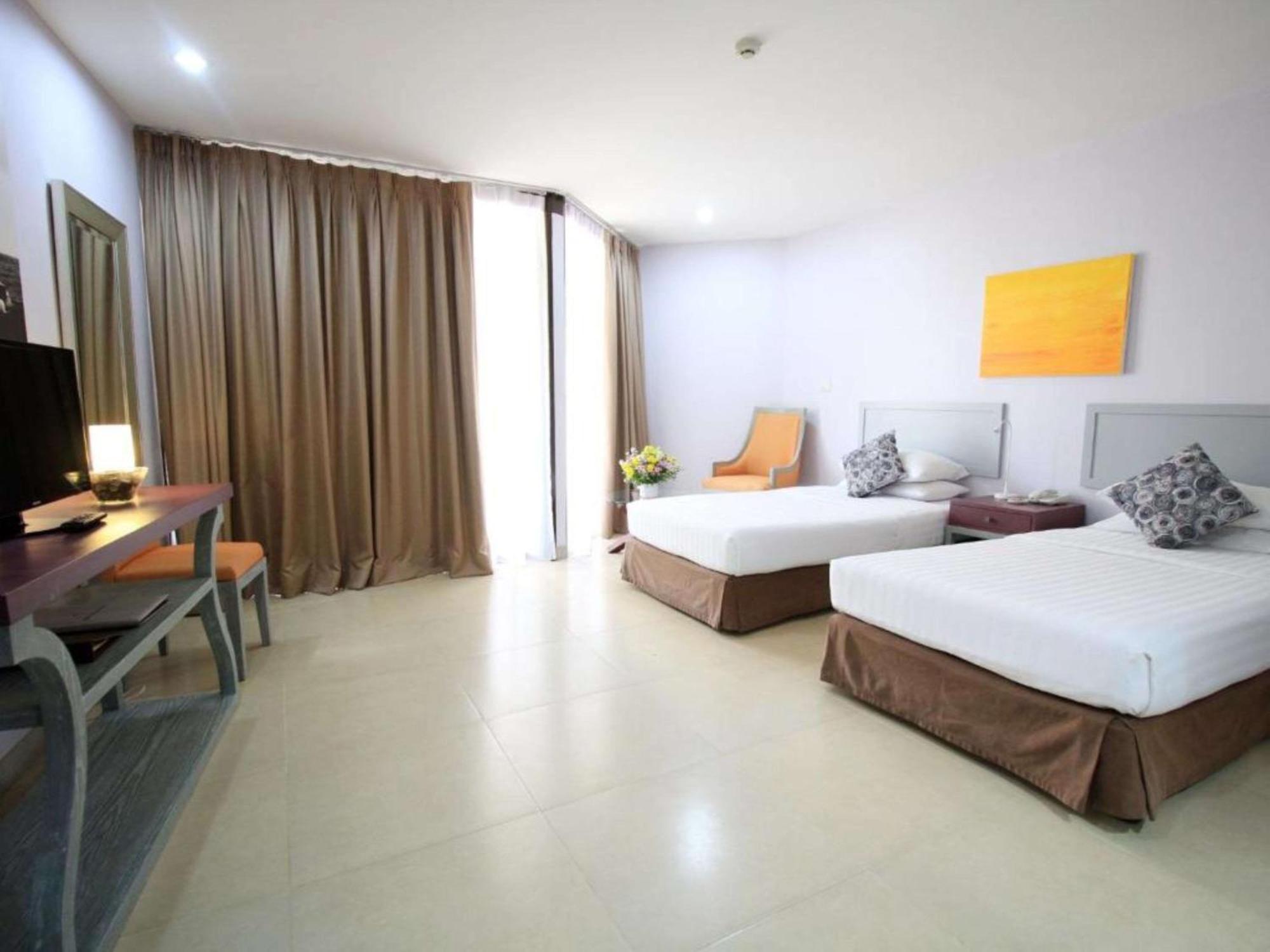 Hotel Tropicana Pattaya Exterior foto