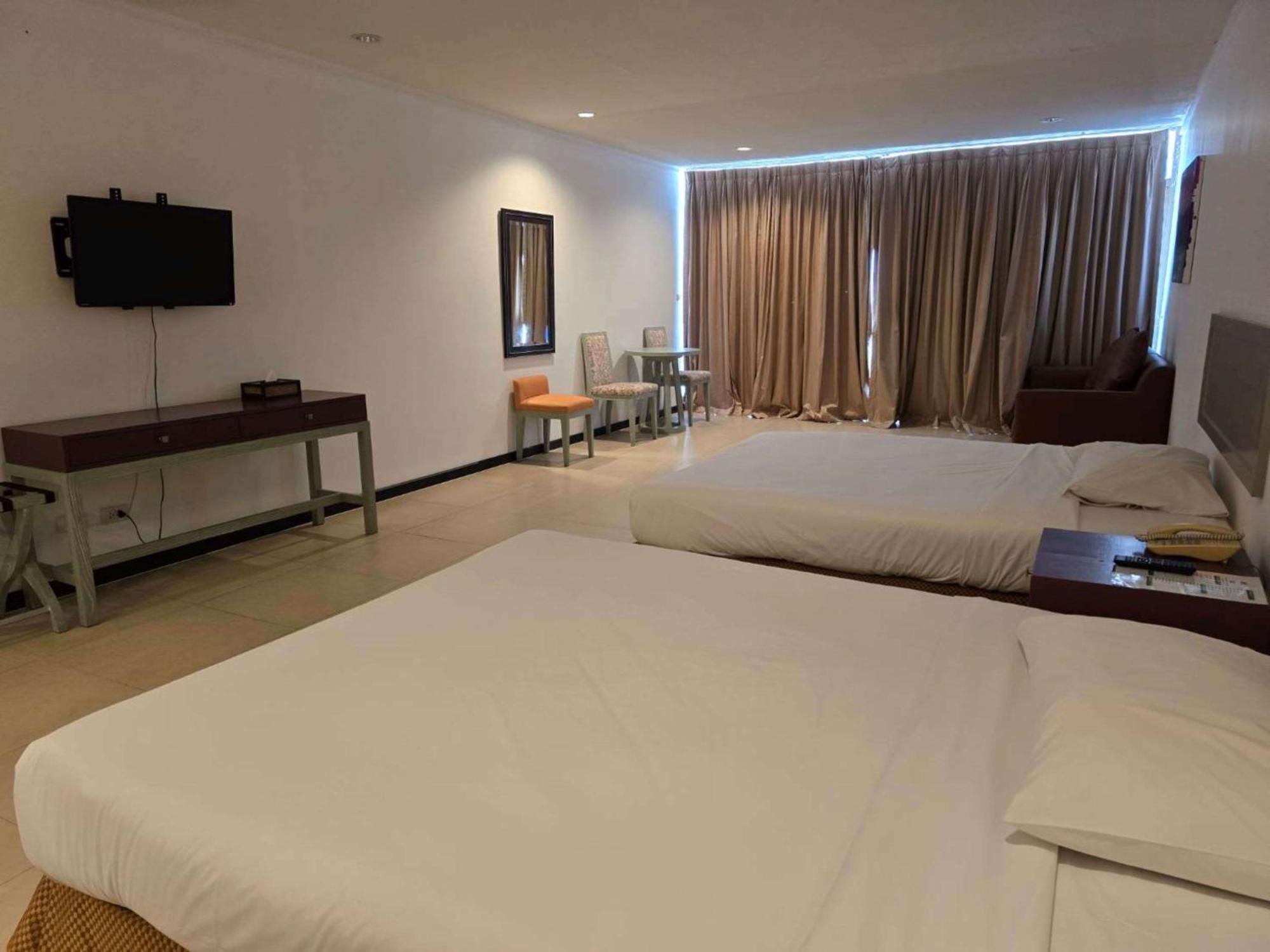 Hotel Tropicana Pattaya Exterior foto