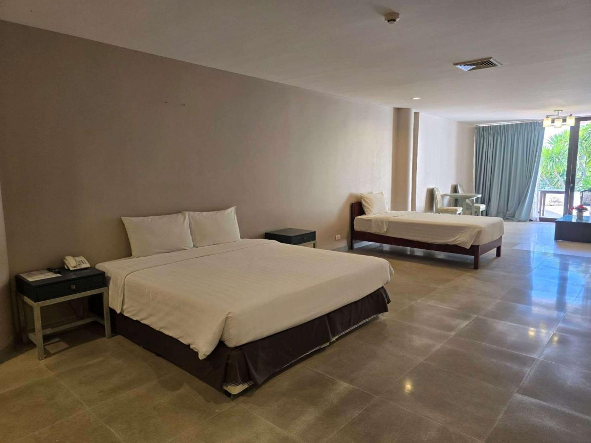 Hotel Tropicana Pattaya Exterior foto